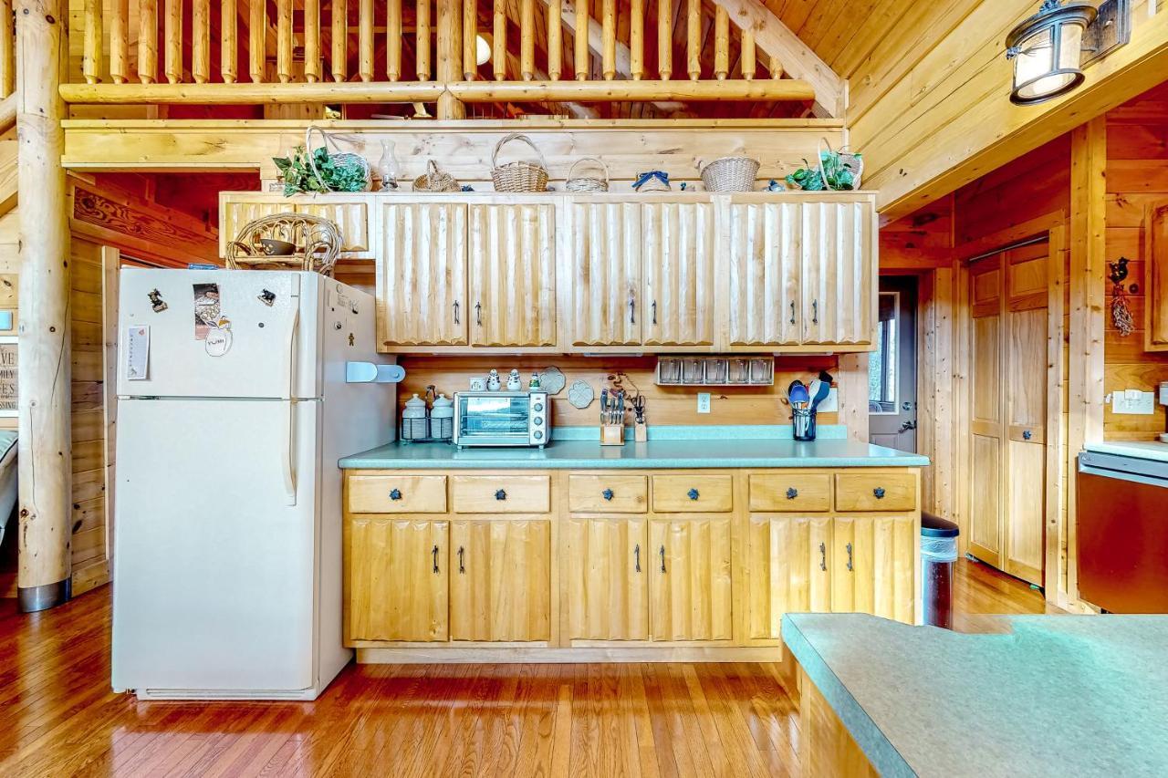 Lazy Bear Lodge Севьервилл Экстерьер фото