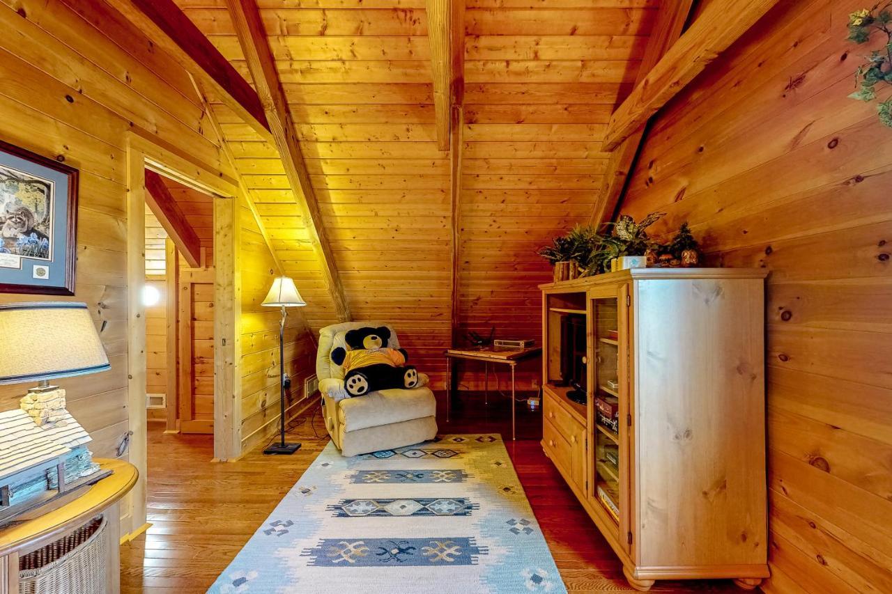 Lazy Bear Lodge Севьервилл Экстерьер фото