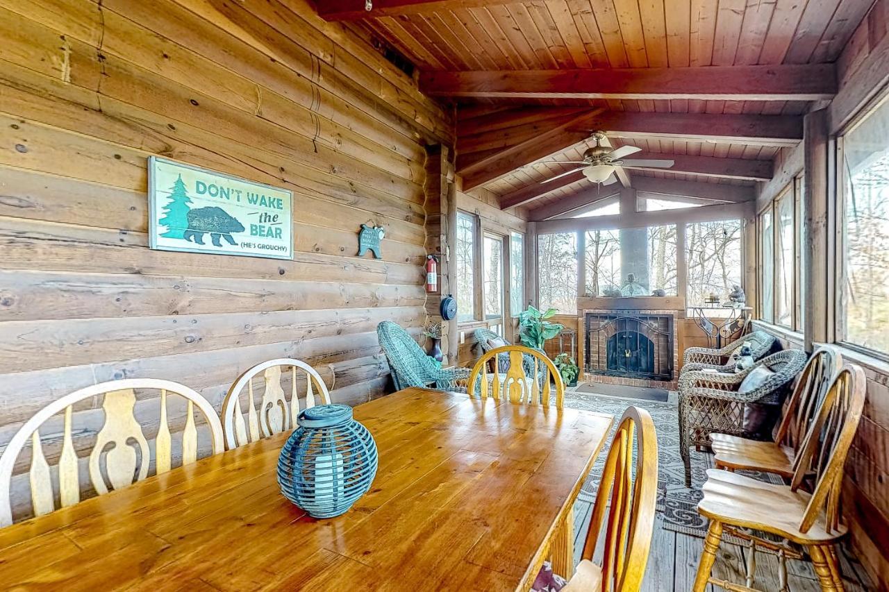 Lazy Bear Lodge Севьервилл Экстерьер фото